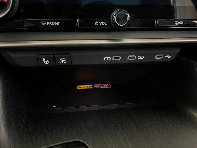 Used 2024 Lexus RZ 450e Premium AWD/4WD image 23