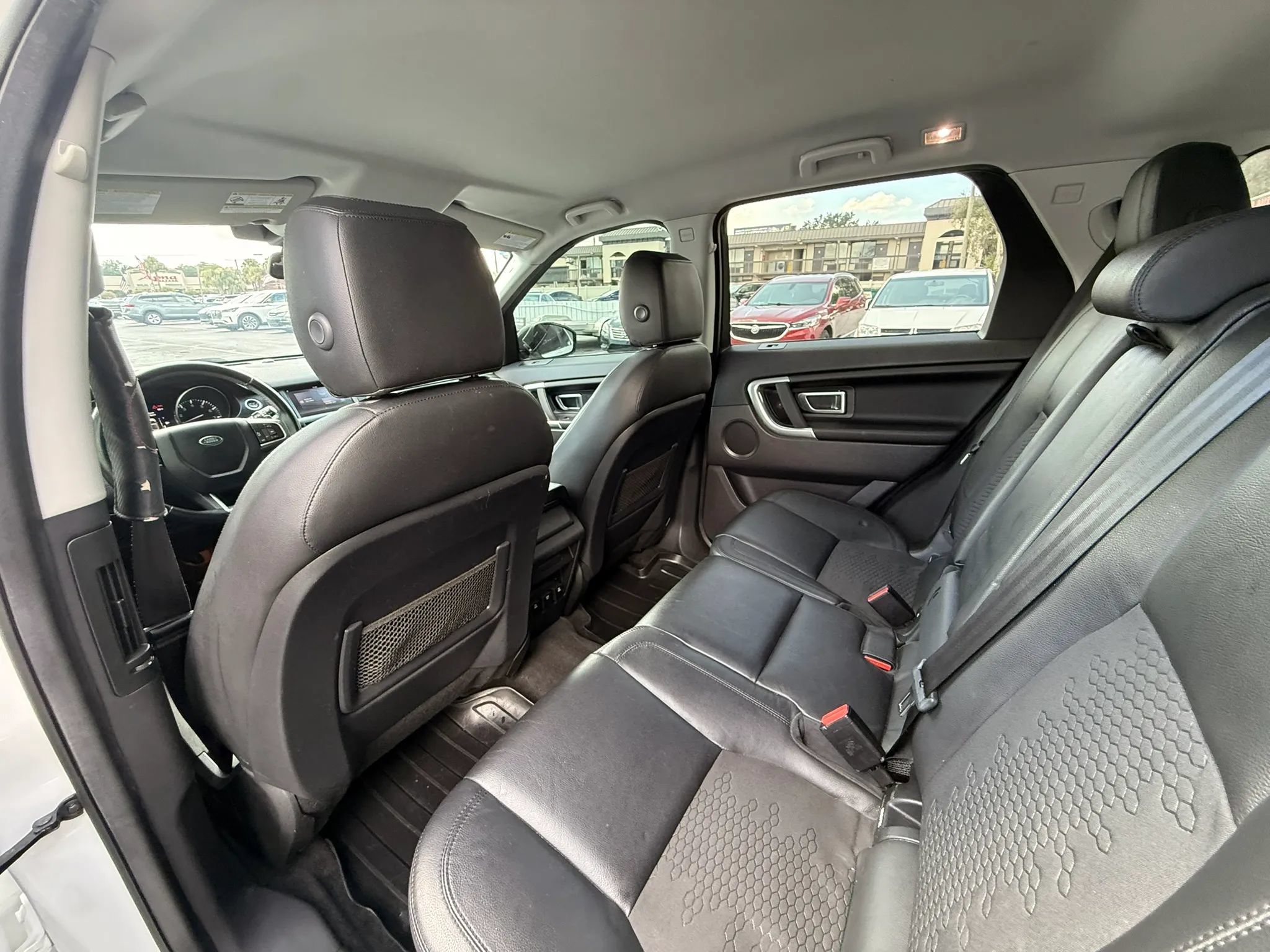 Used 2016 Land Rover Discovery Sport SE AWD/4WD image 16