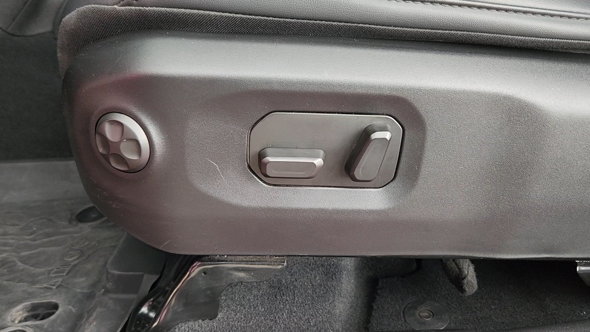 Used 2024 Jeep Wrangler Rubicon AWD/4WD image 9