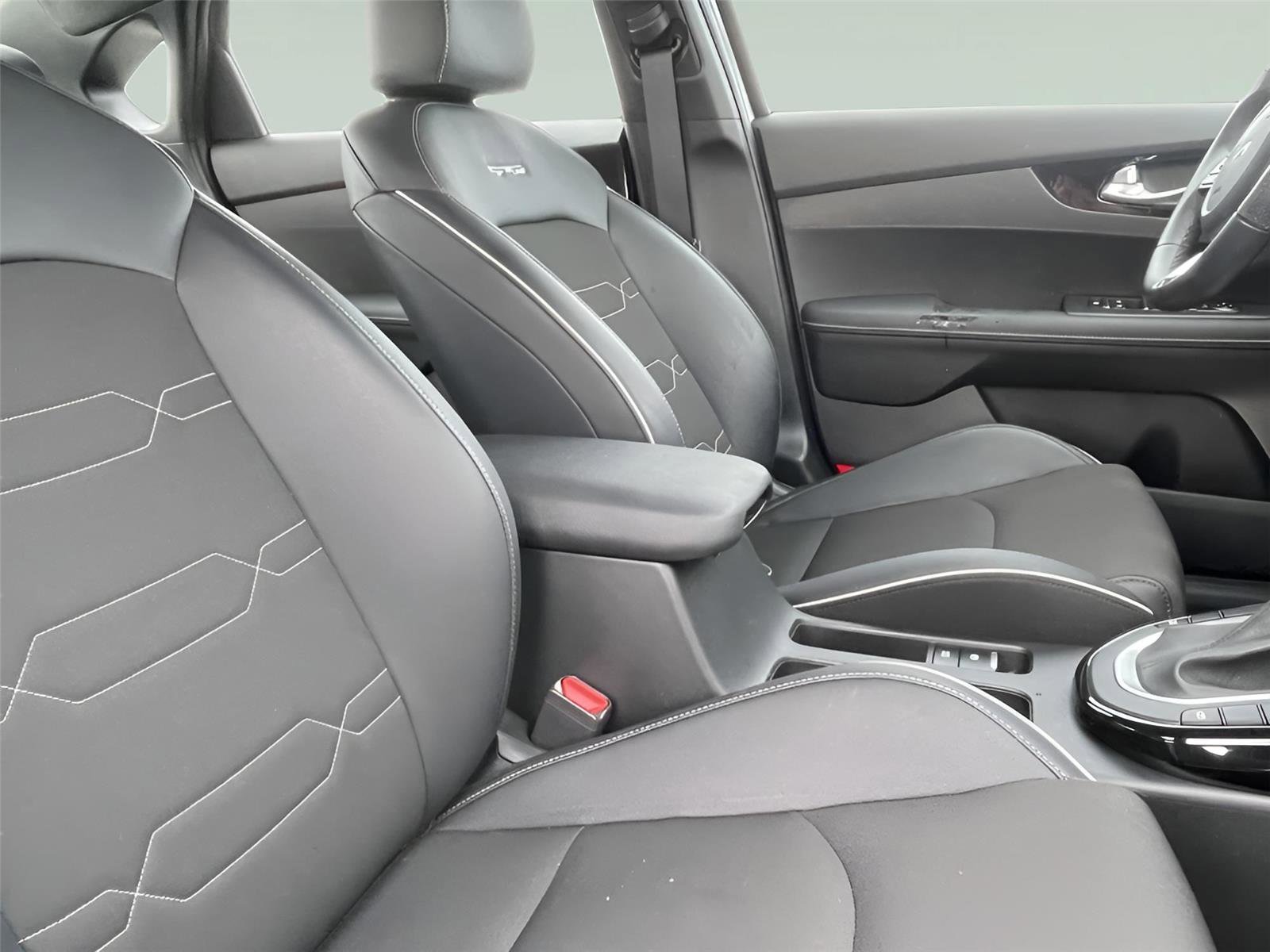 Used 2024 Kia Forte GT-Line w/ GT-Line Premium Package image 21