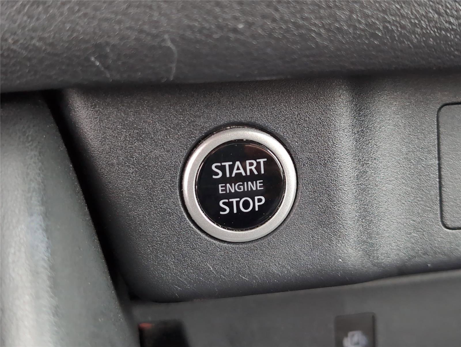 Used 2022 Nissan Rogue Platinum w/ Head-Up Display Package image 21