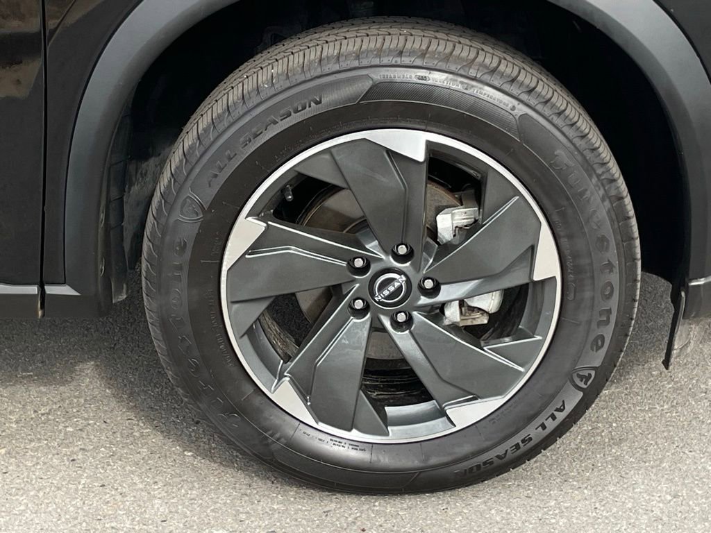 Used 2024 Nissan Rogue SV AWD/4WD image 32