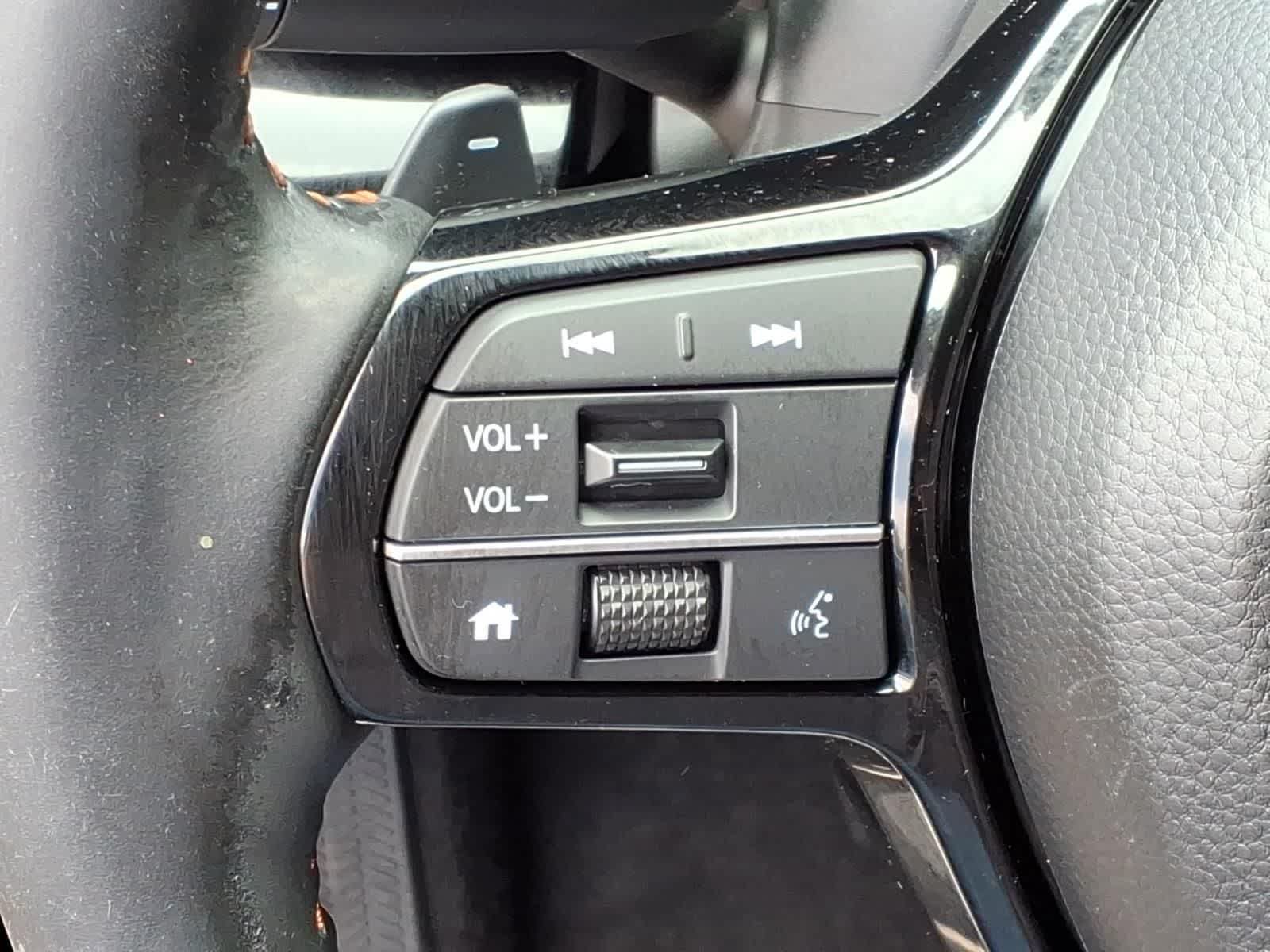 Used 2023 Honda CR-V Sport Touring image 17