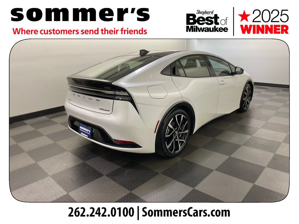 Used 2023 Toyota Prius Prime Premium FWD image 5