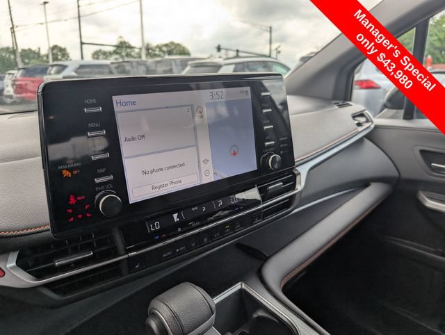 Used 2024 Toyota Sienna XSE AWD/4WD image 18