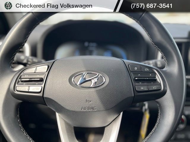 Used 2023 Hyundai Venue SEL w/ Cargo Package image 32