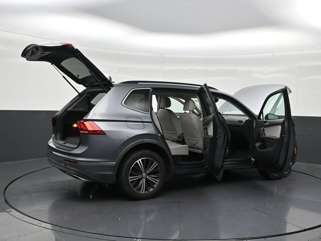 Used 2018 Volkswagen Tiguan SE w/ 18" Alloy Wheels Package FWD image 31