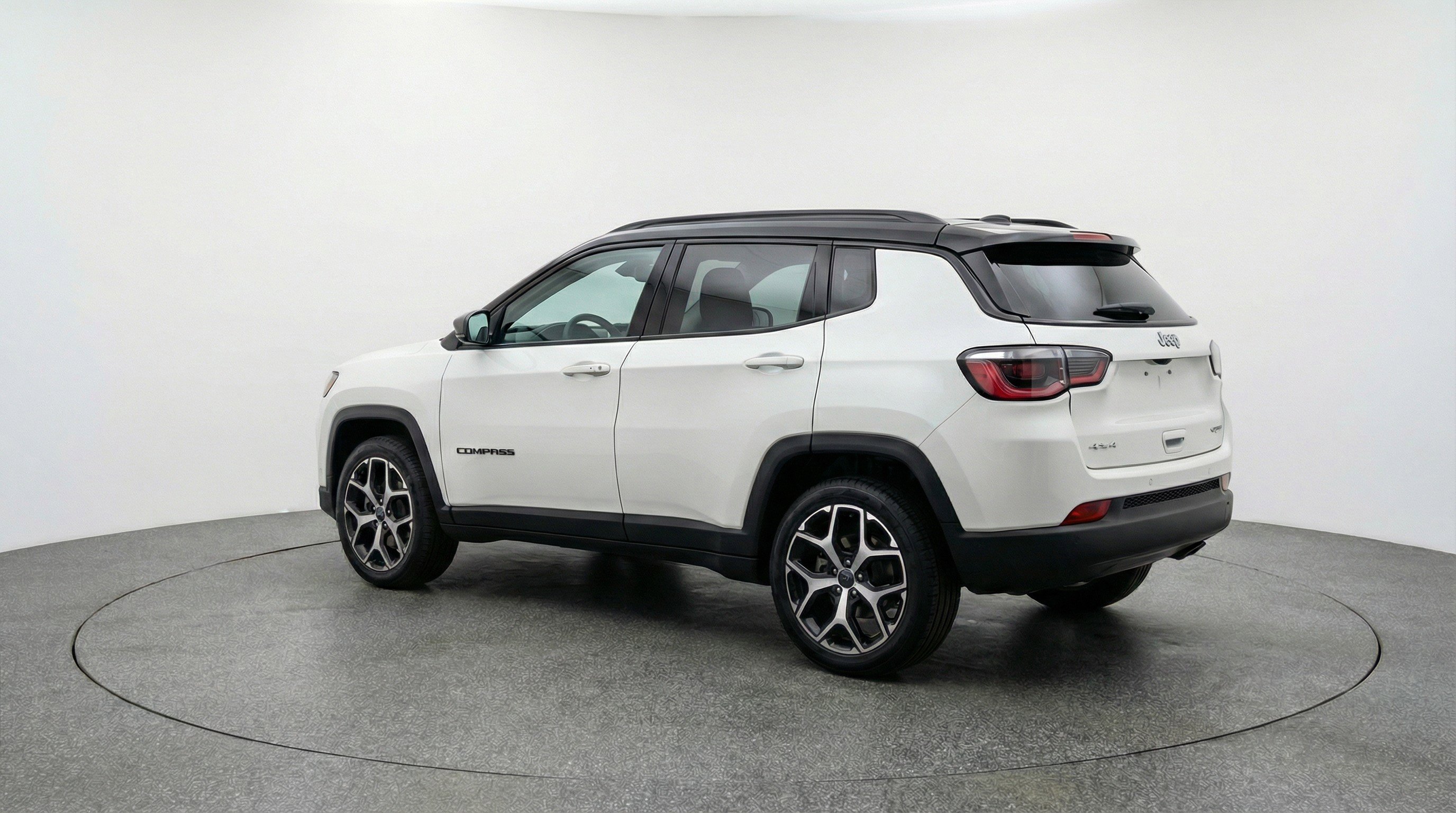 Used 2025 Jeep Compass Limited image 6