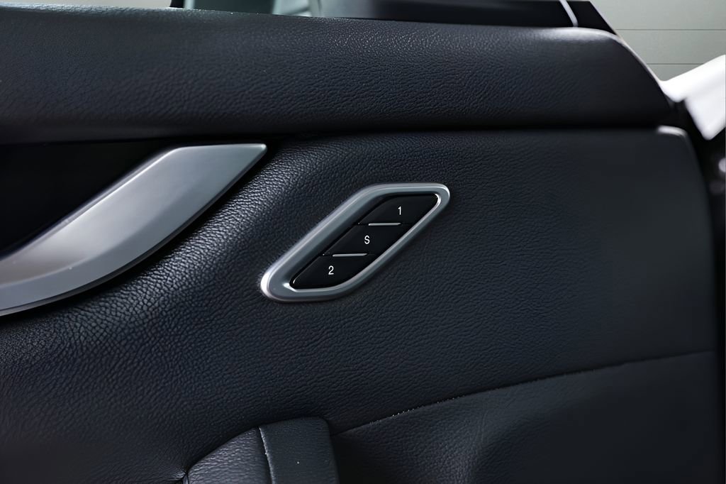 Used 2023 Maserati Levante Modena image 42