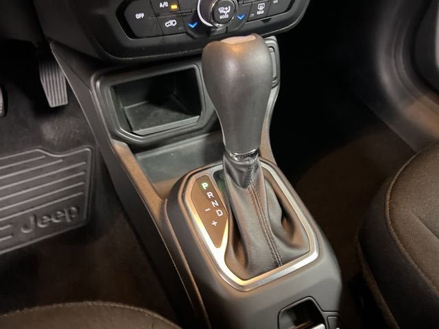 Used 2020 Jeep Renegade Latitude FWD image 15