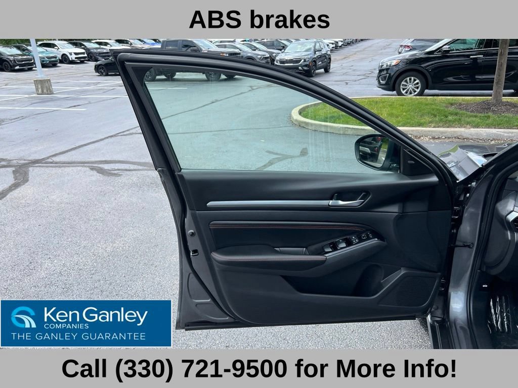 Used 2023 Nissan Altima 2.5 SR AWD/4WD image 25
