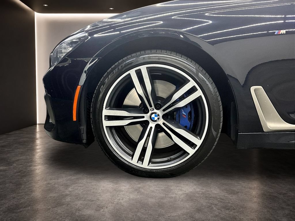 Used 2018 BMW M760i xDrive AWD/4WD image 37