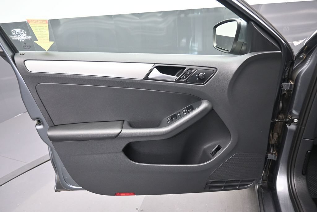 Used 2017 Volkswagen Jetta S FWD image 9