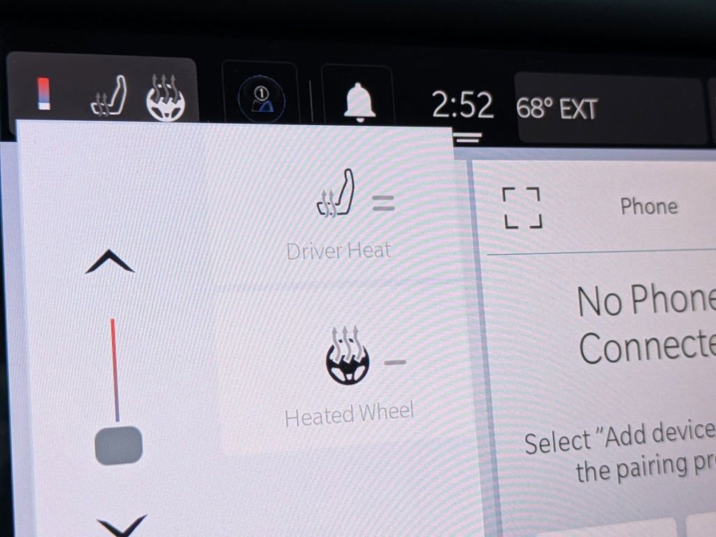 Used 2023 Chrysler Voyager LX image 23