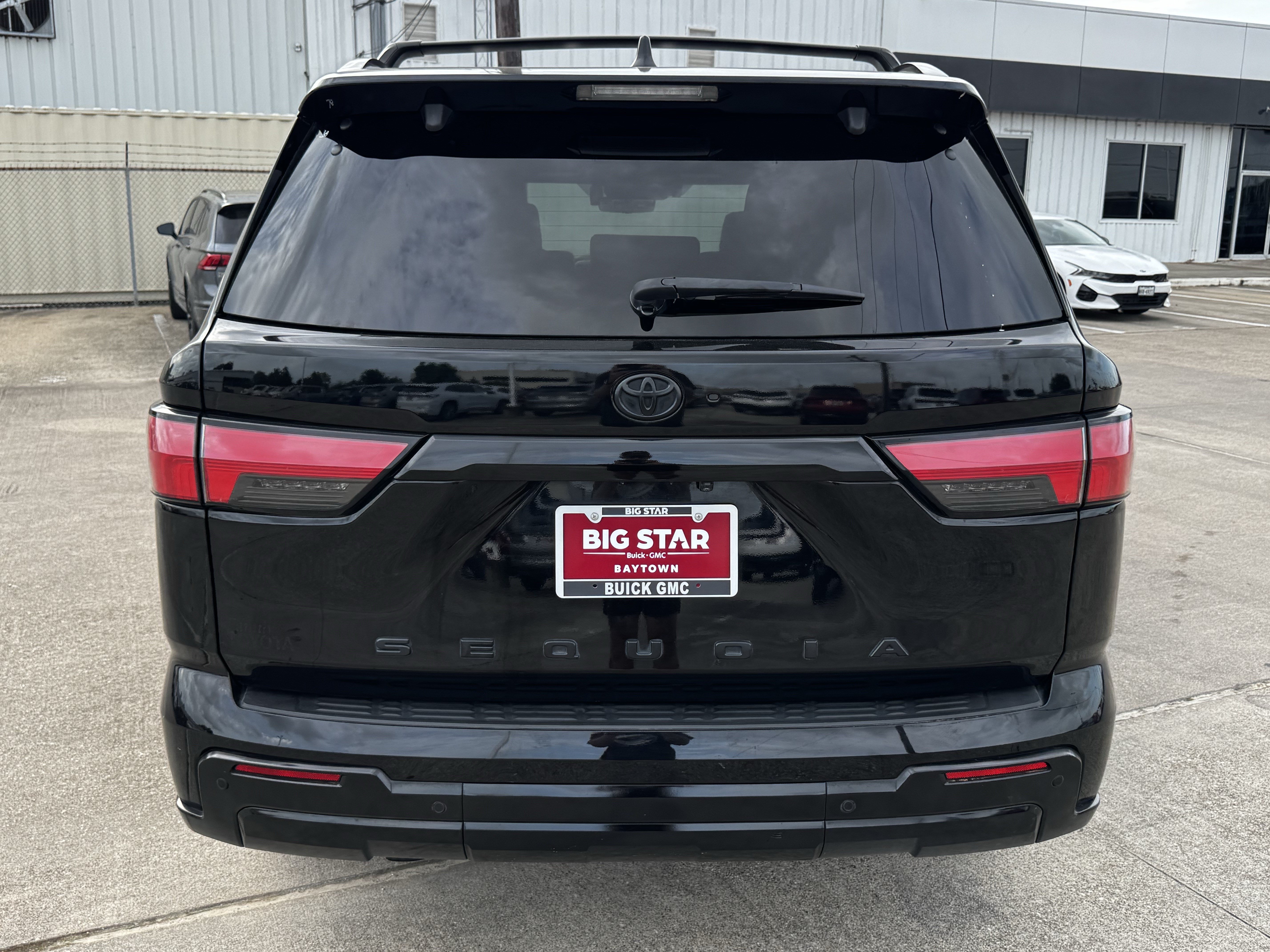 Used 2024 Toyota Sequoia Platinum AWD/4WD image 9