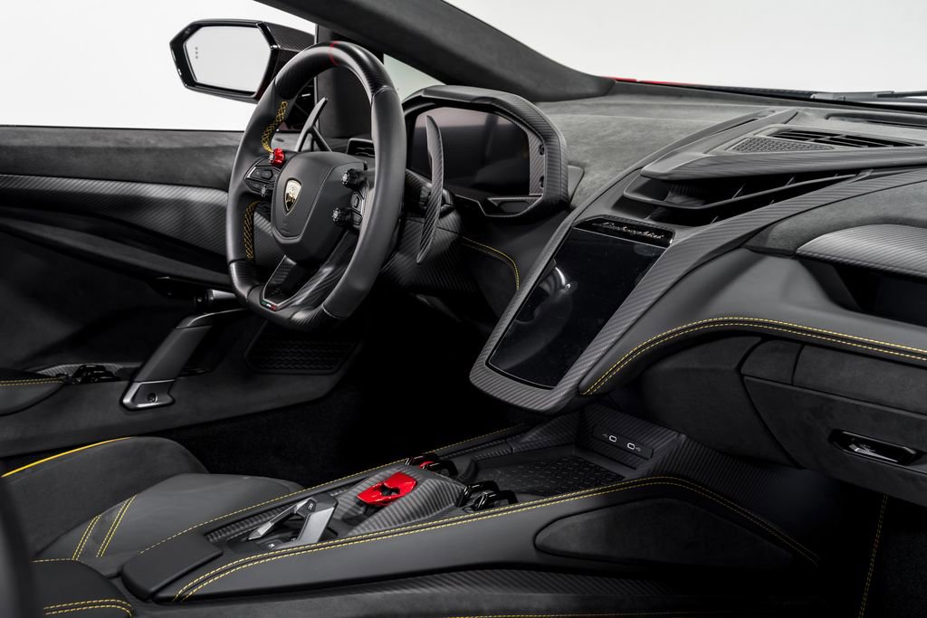 Used 2025 Lamborghini Revuelto image 31