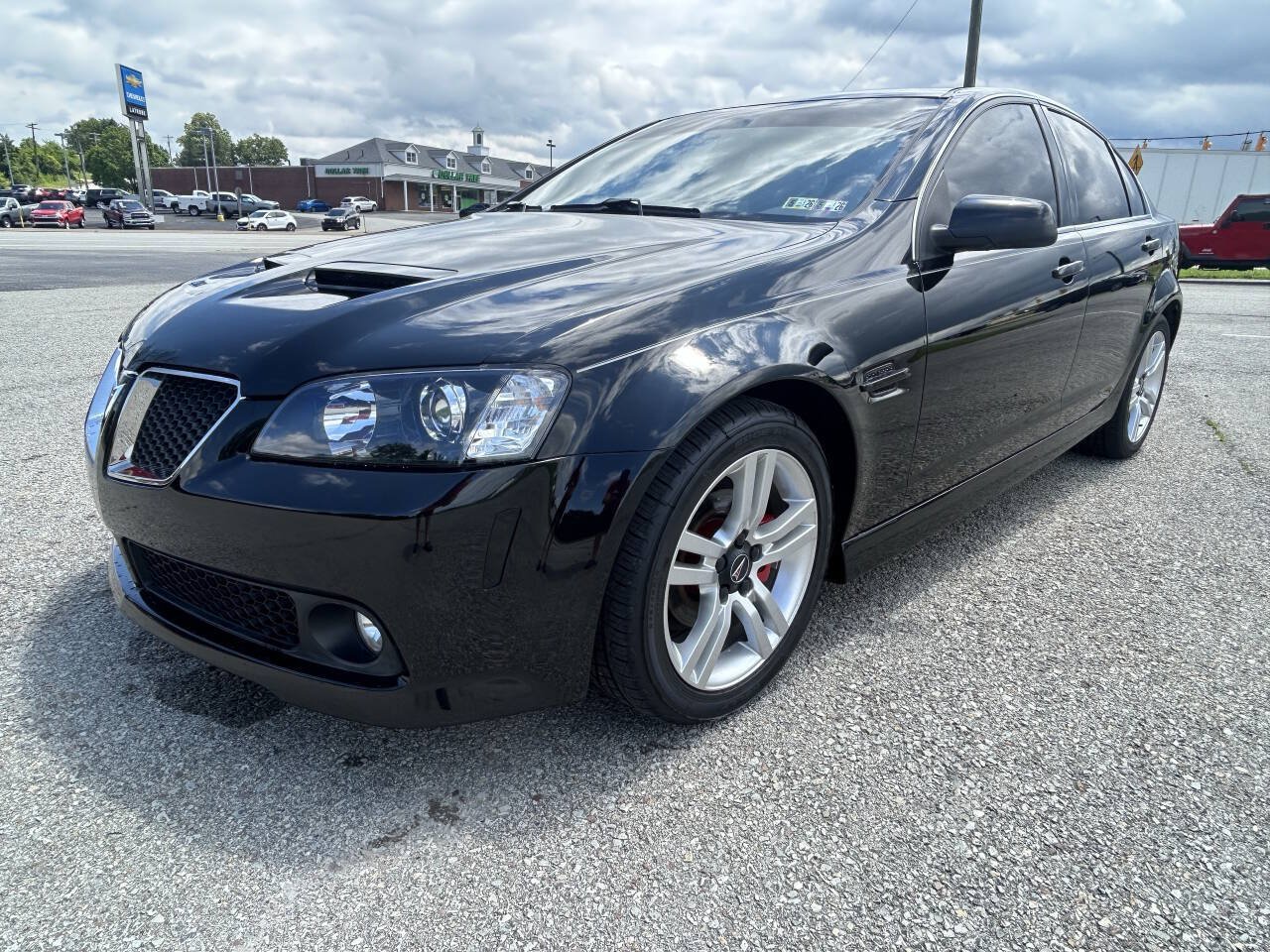 Used 2008 Pontiac G8 w/ Premium Package RWD image 2