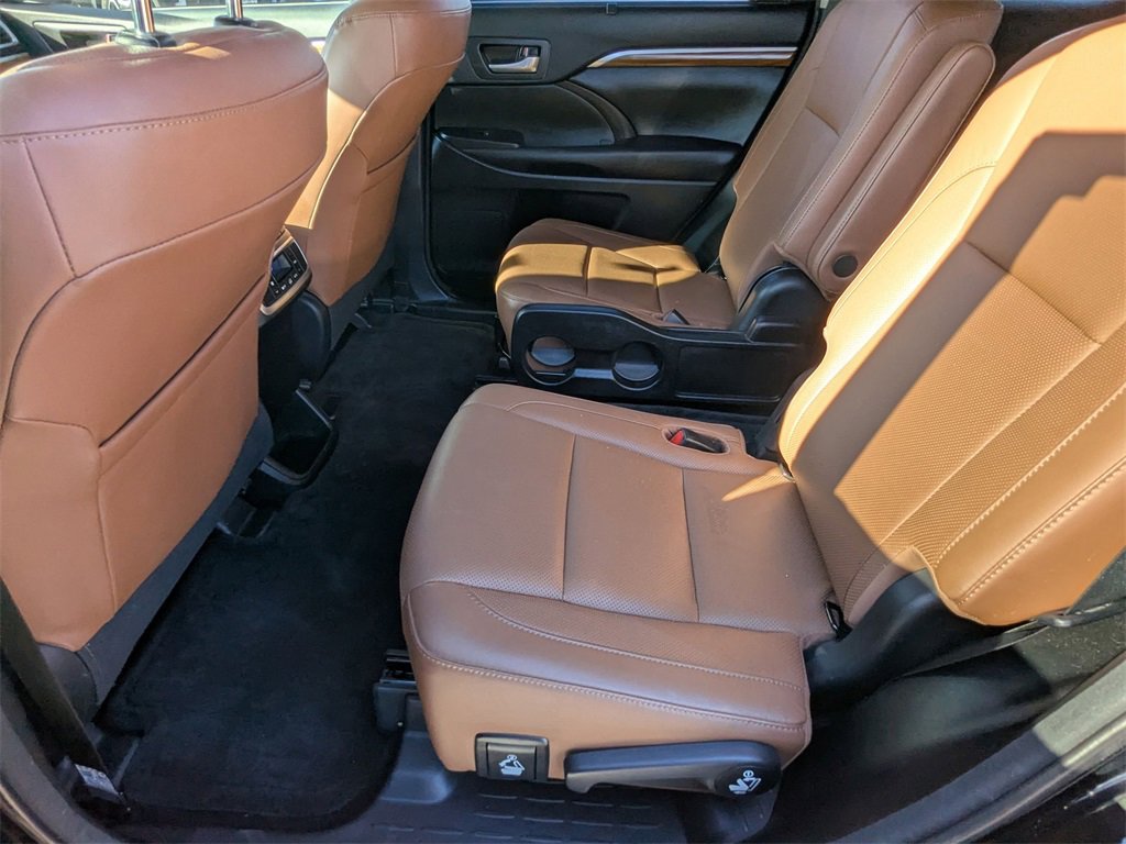 Used 2018 Toyota Highlander Limited Platinum image 17