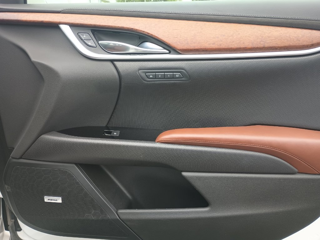 Used 2016 Cadillac XTS Luxury w/ Driver Awareness Package image 29