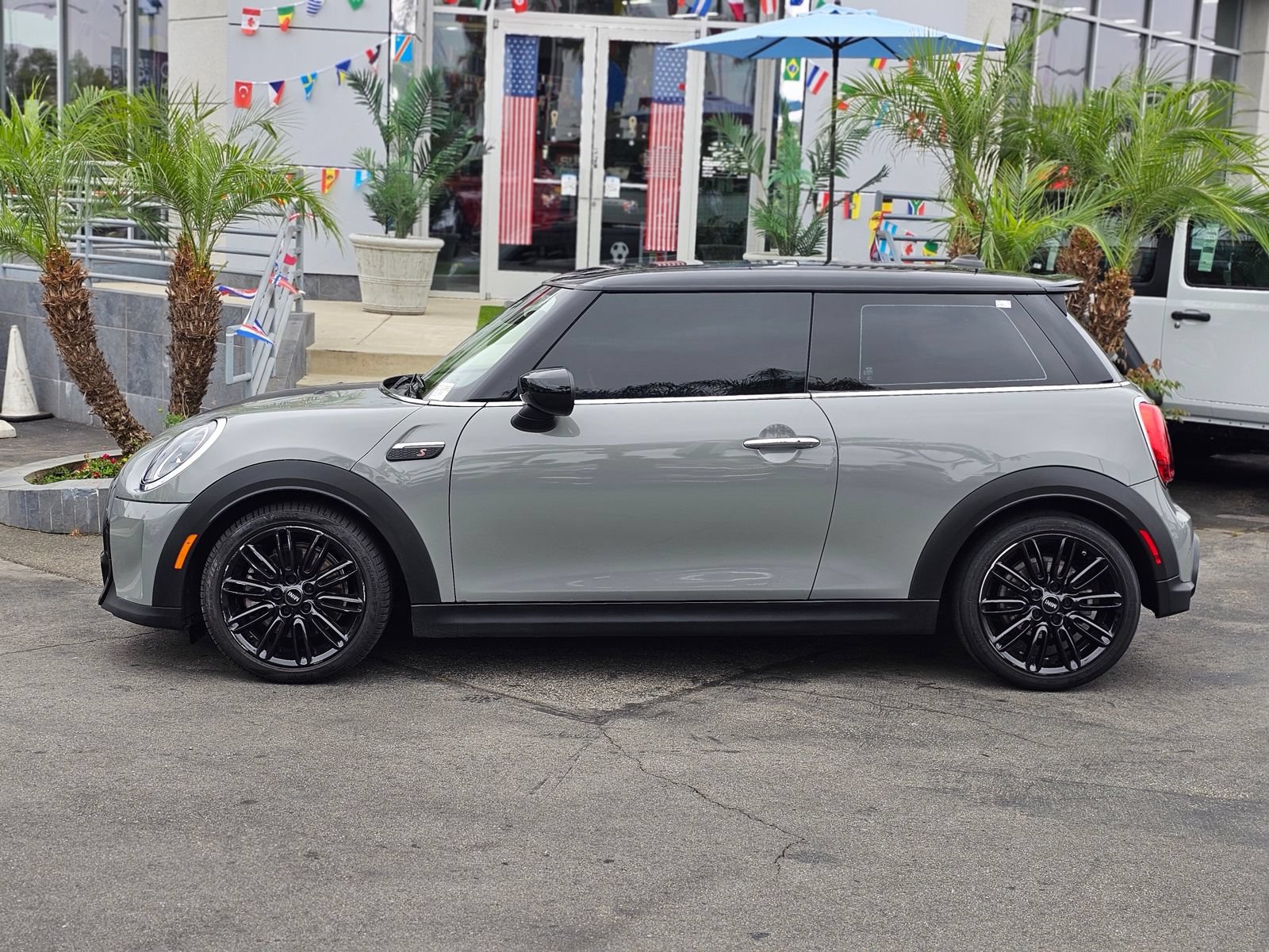 Used 2023 MINI Cooper S FWD image 4