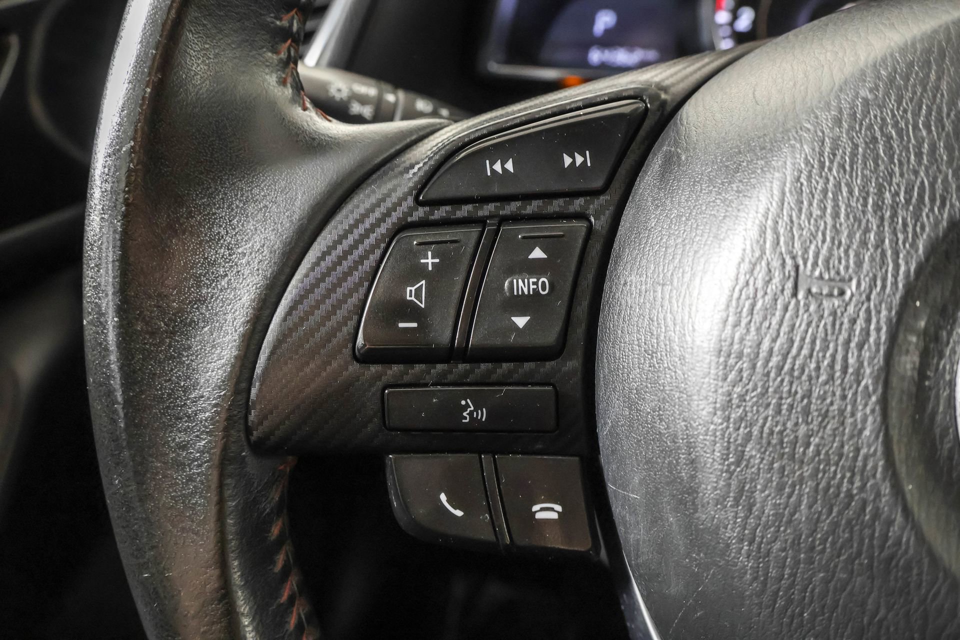 Used 2014 MAZDA MAZDA3 s Touring image 29