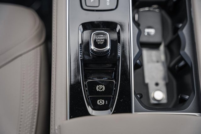 New 2026 Volvo XC90 B6 Plus w/ Protection Package Premier image 25