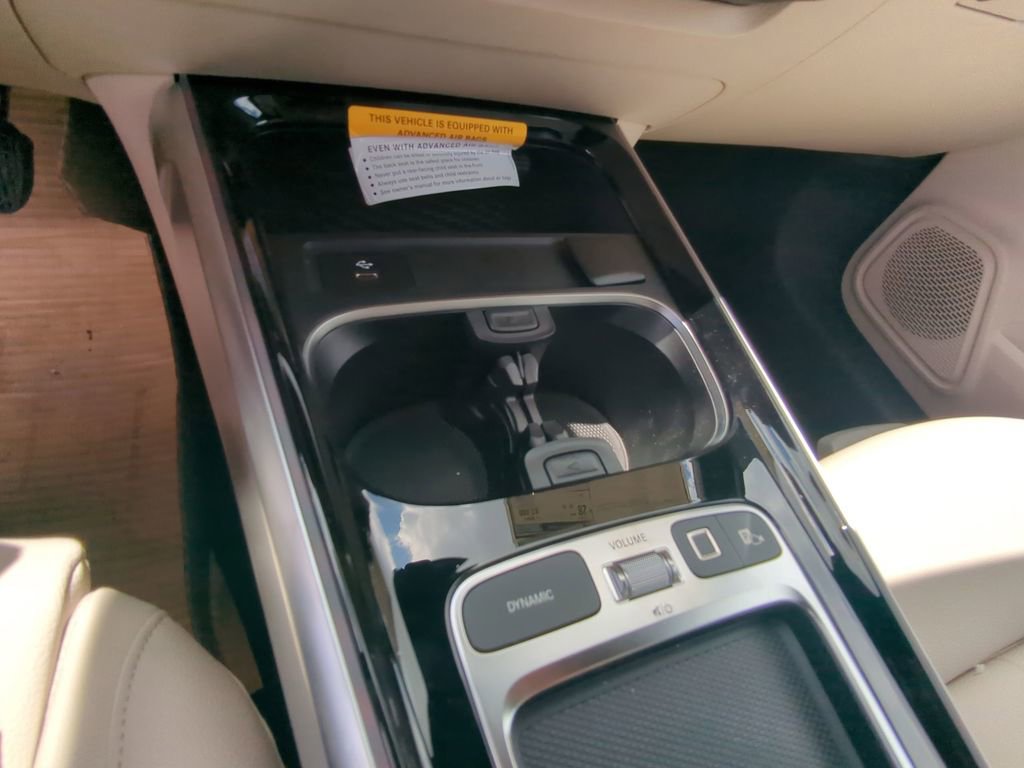 New 2025 Mercedes-Benz GLB 250 GLB 250 image 8