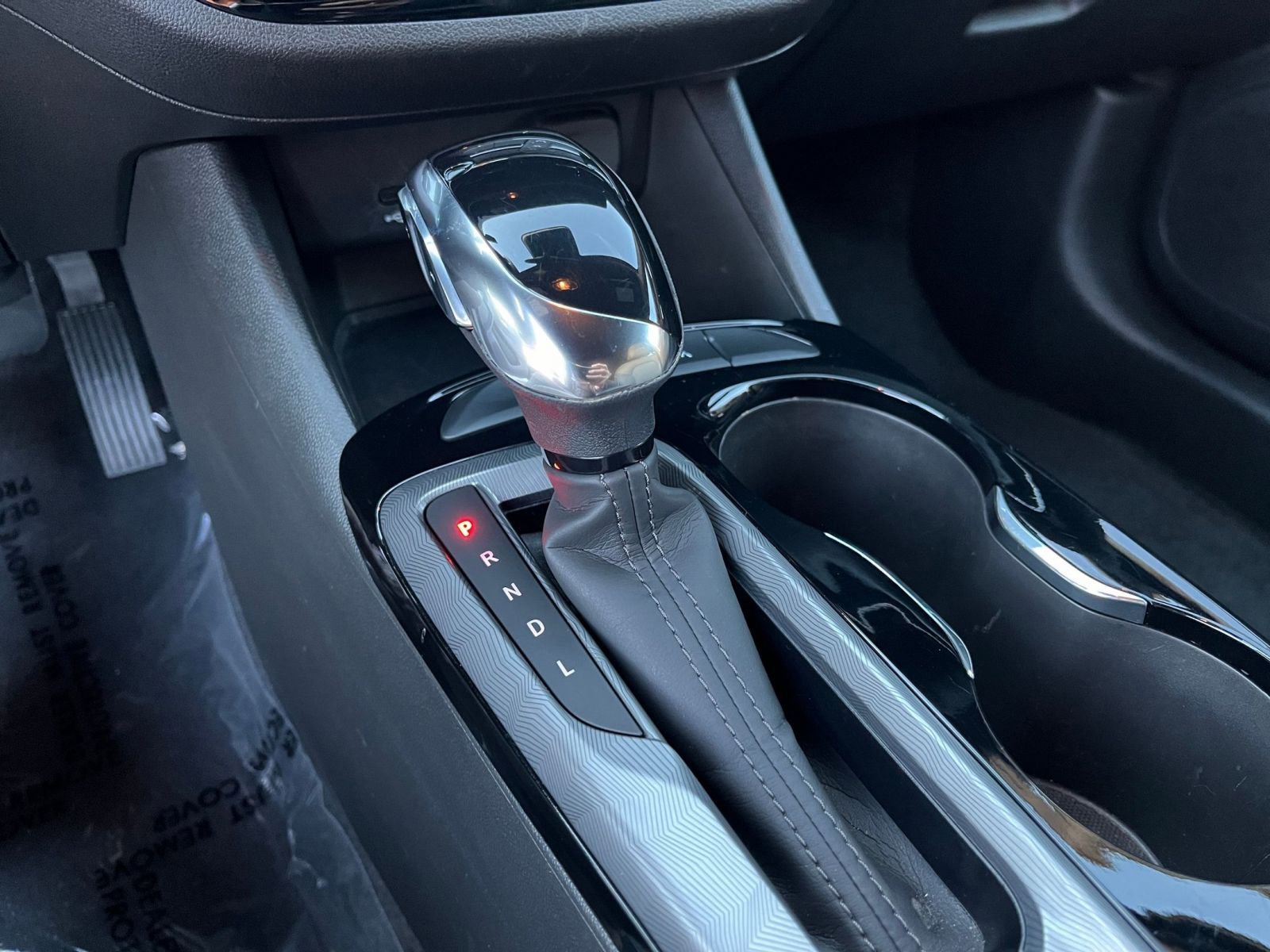 Used 2025 Buick Envista Sport Touring image 41