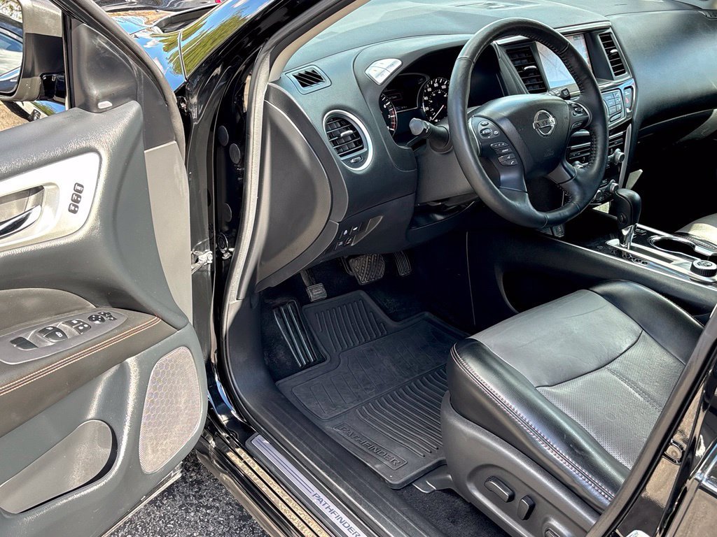 Used 2019 Nissan Pathfinder SL AWD/4WD image 10