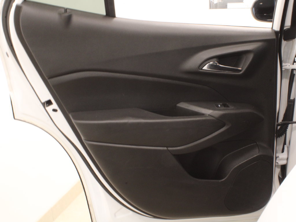 Used 2025 Chevrolet Trax LT w/ Driver Confidence Package FWD image 30