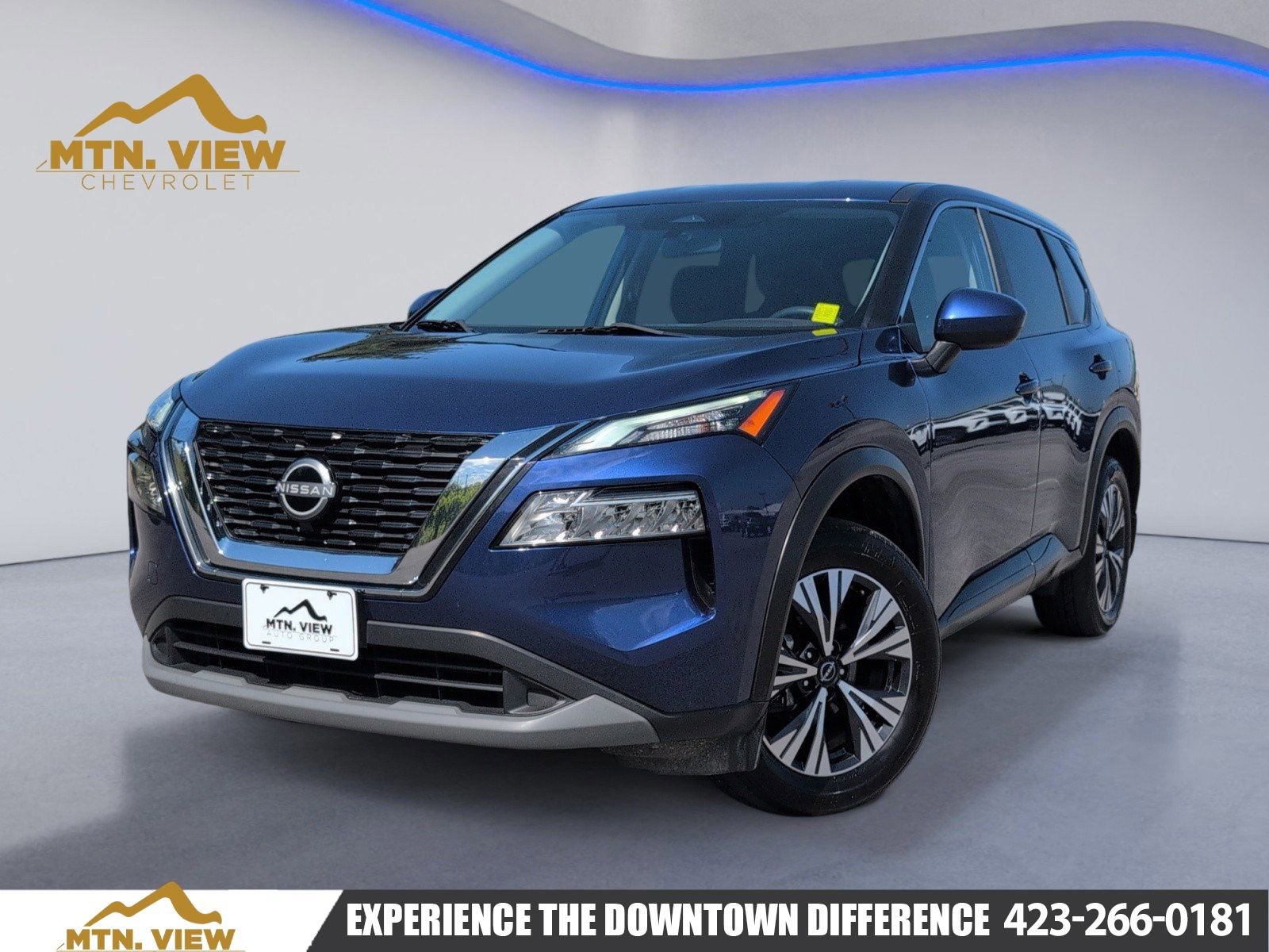 Used 2023 Nissan Rogue SV image 1