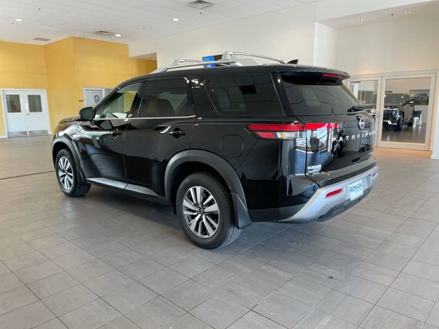 Used 2025 Nissan Pathfinder SL AWD/4WD image 3