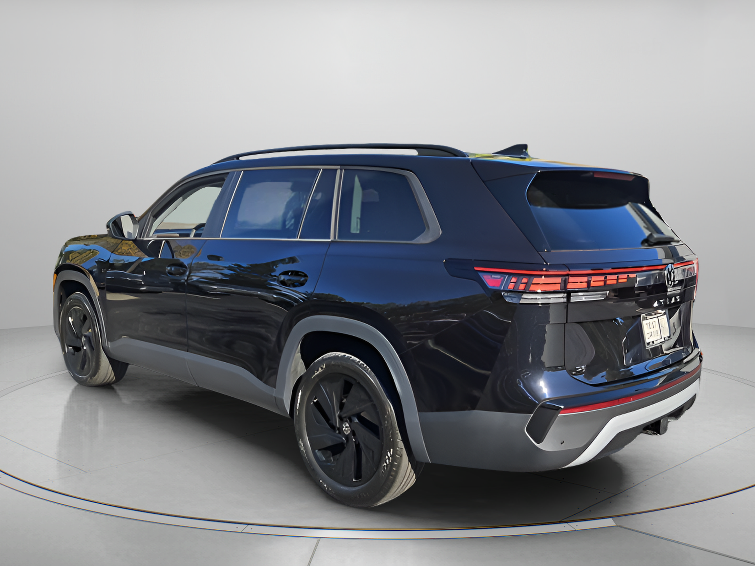 New 2027 Volkswagen Atlas SE FWD image 3