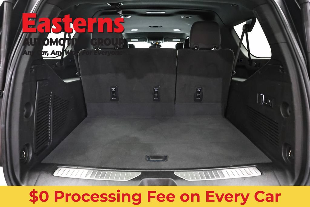Used 2023 Chevrolet Suburban Premier RWD image 9