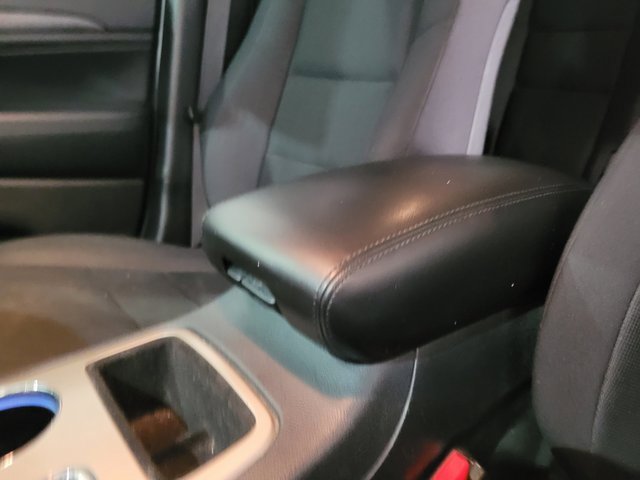 Used 2017 Jeep Grand Cherokee Laredo w/ Trailer Tow Group IV image 39