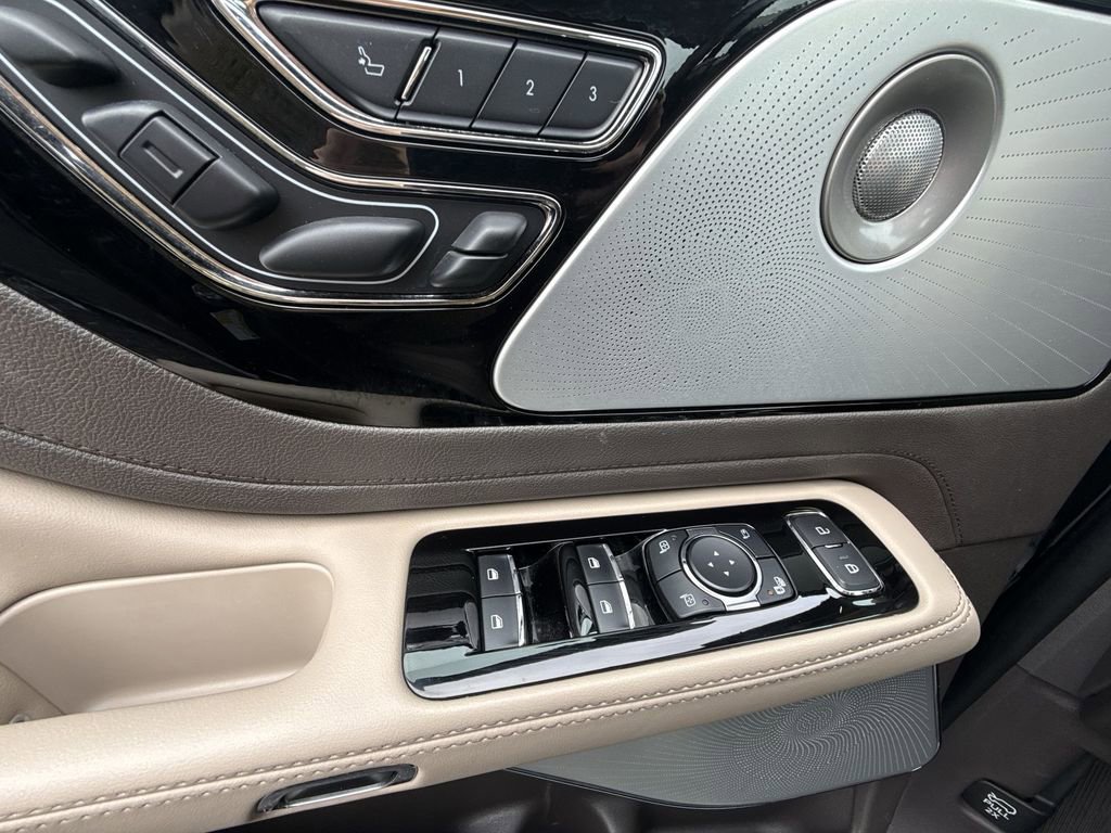 Used 2023 Lincoln Aviator Reserve w/ Equipment Group 201A image 30