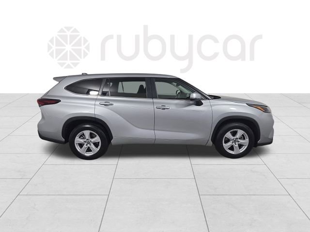 Used 2024 Toyota Highlander LE image 7