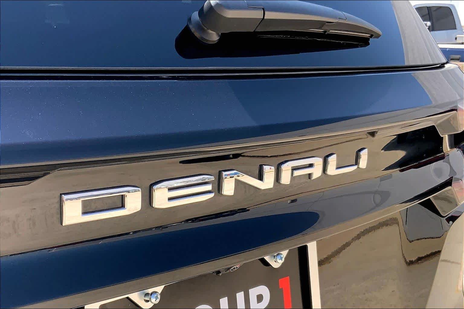 Used 2026 GMC Acadia Denali Ultimate w/ LPO, Floor Liner Package FWD image 10