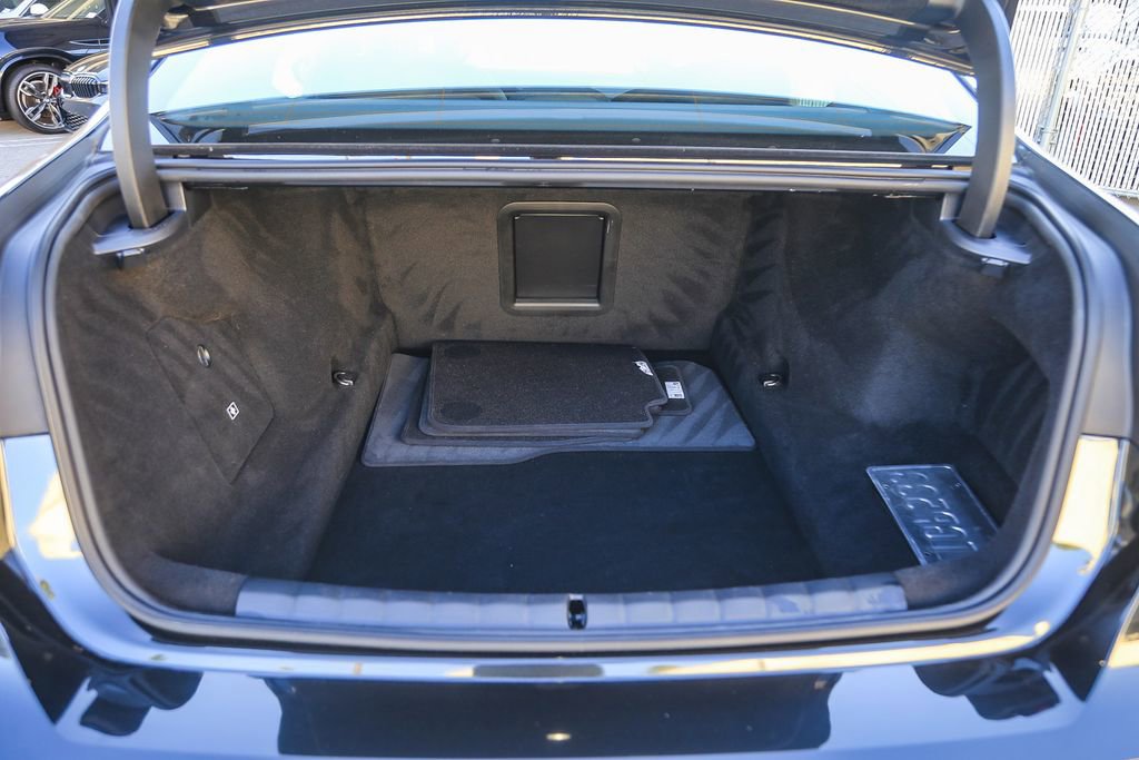 Used 2025 BMW 750e xDrive w/ Premium Package AWD/4WD image 21