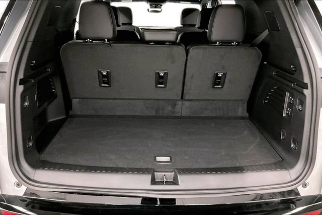 Used 2025 Chevrolet Traverse High Country image 42