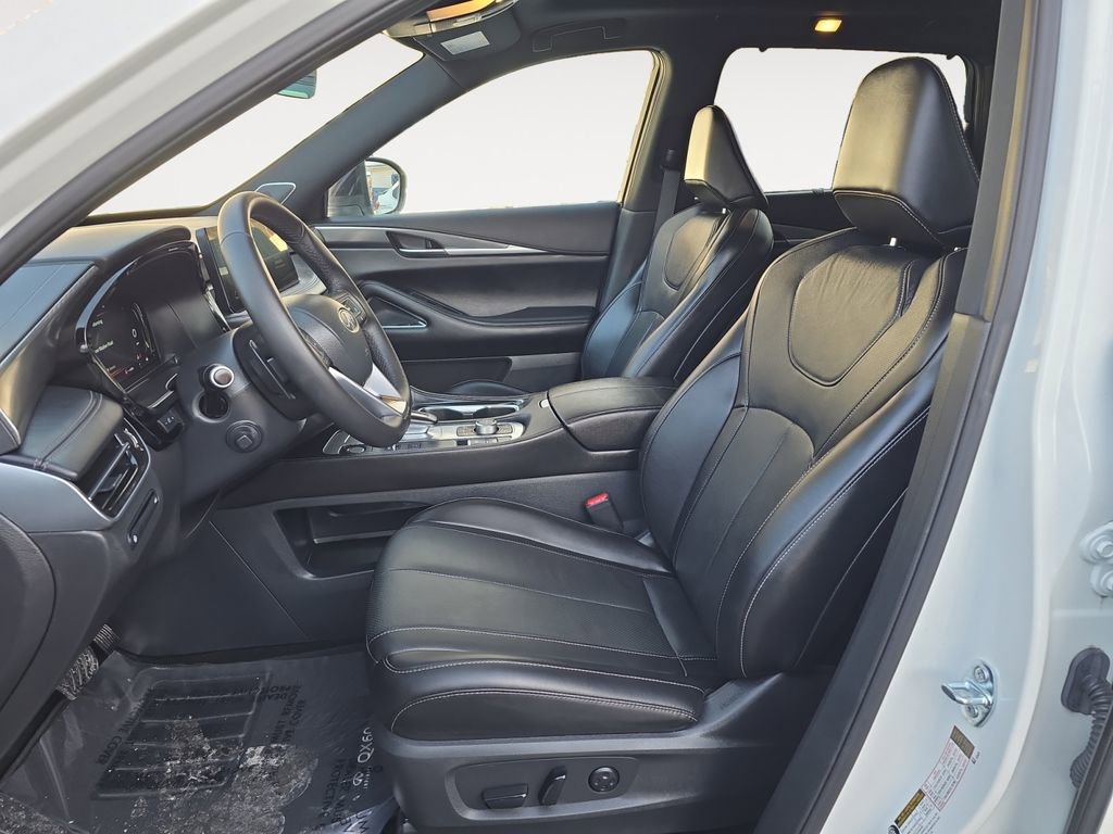 Used 2025 INFINITI QX60 Luxe w/ Black Edition image 9