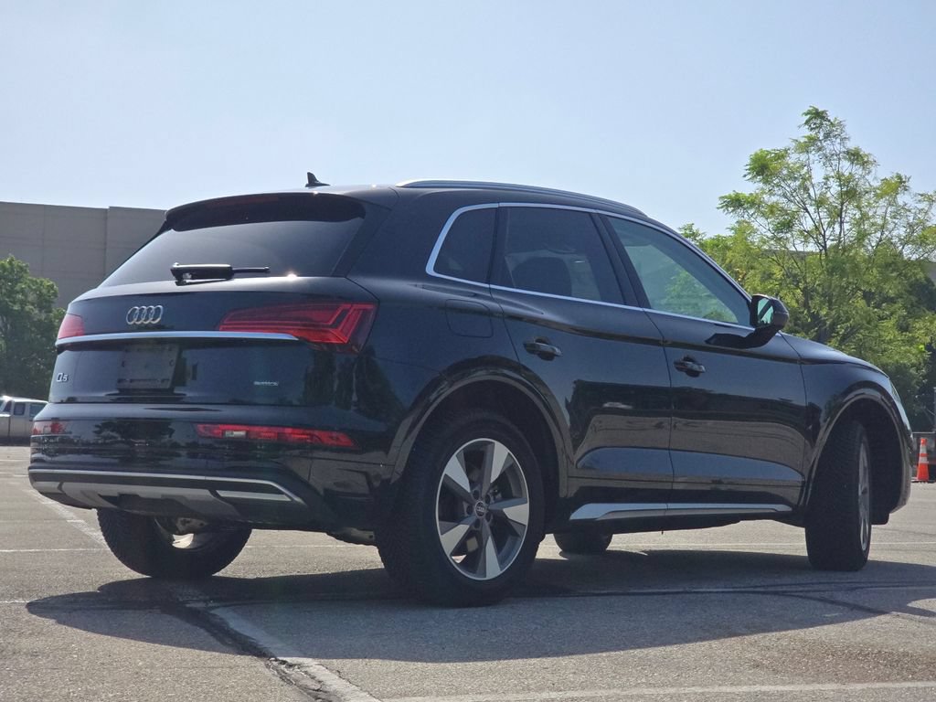 Used 2023 Audi Q5 2.0T Premium Plus w/ Premium Plus Package AWD/4WD image 16