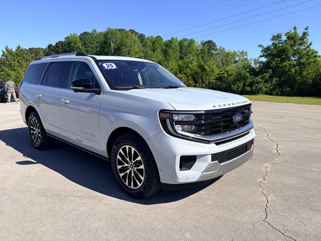 Certified 2025 Ford Expedition Platinum AWD/4WD image 2