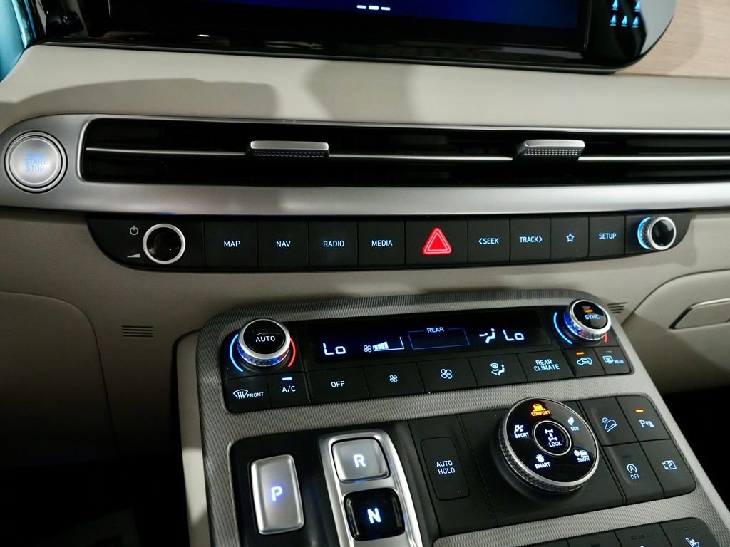 Used 2023 Hyundai Palisade Limited image 21