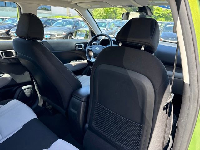 Used 2023 Hyundai Venue SEL FWD image 23