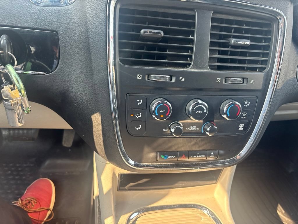 Used 2018 Dodge Grand Caravan SXT FWD image 14