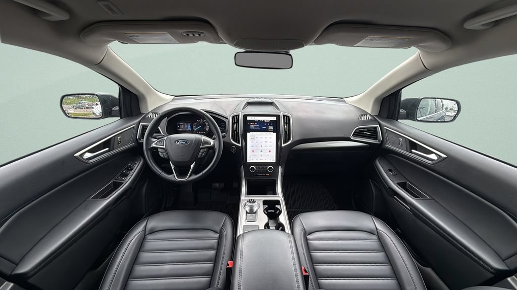 Used 2024 Ford Edge SEL w/ Convenience Package AWD/4WD image 3