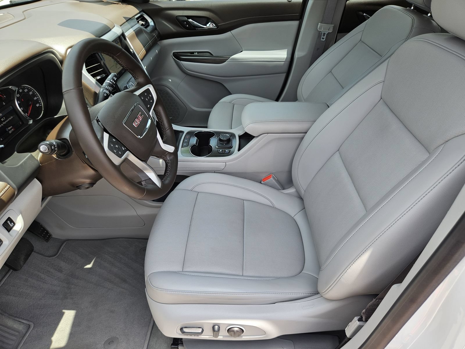 Used 2023 GMC Acadia SLT w/ Preferred Package FWD image 12