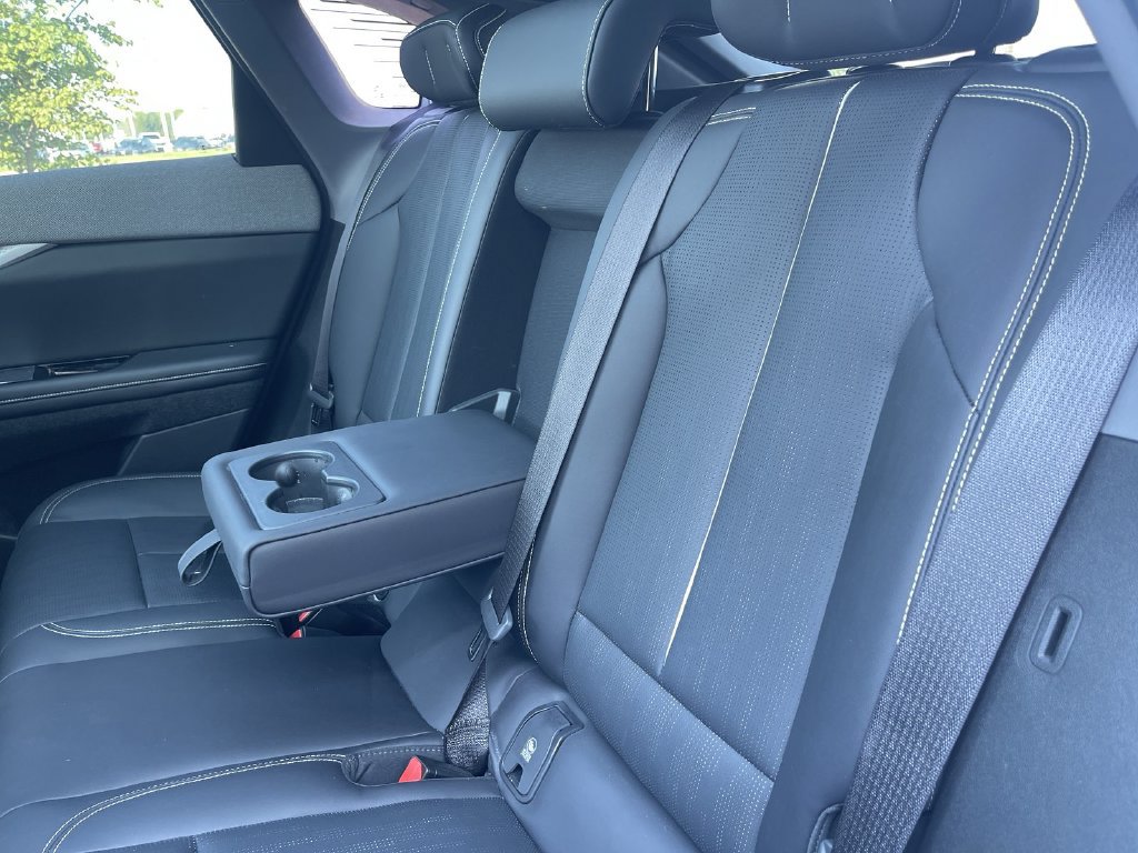 Certified 2025 Cadillac Optiq Luxury 2 w/ LPO, Floor Liner Package AWD/4WD image 36