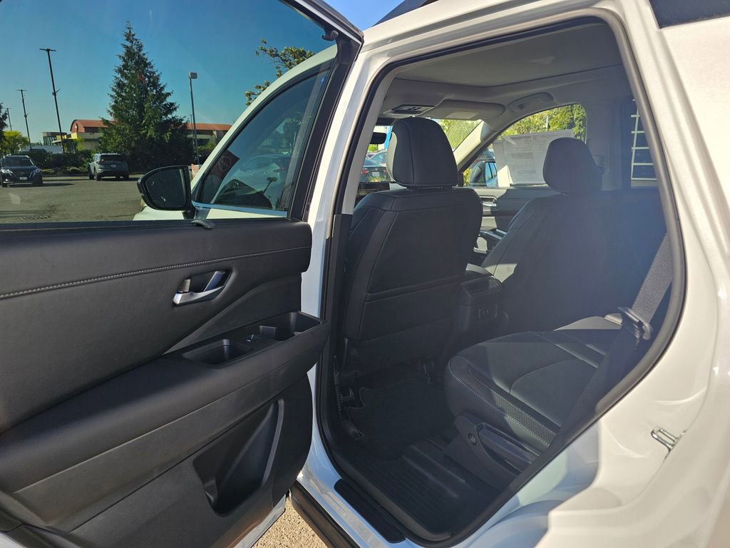 New 2026 Nissan Pathfinder SL AWD/4WD image 11